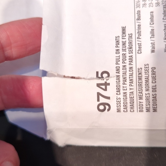 Simplicity 9745 Size A (XS-XL) Uncut Sewing Pattern - Picture 4 of 5